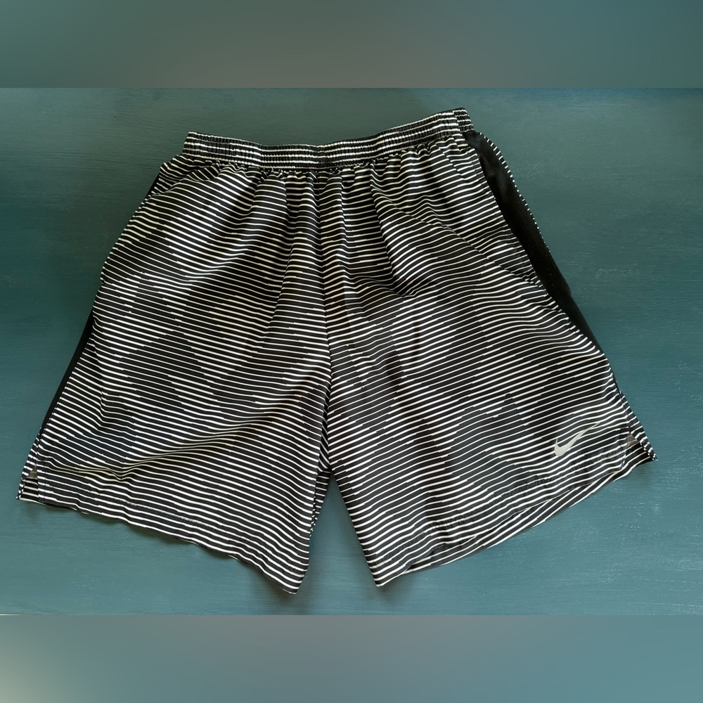 Nike black & white athletic shorts